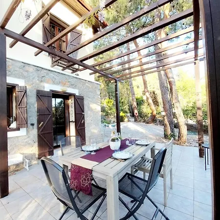 Villa Yok1 *